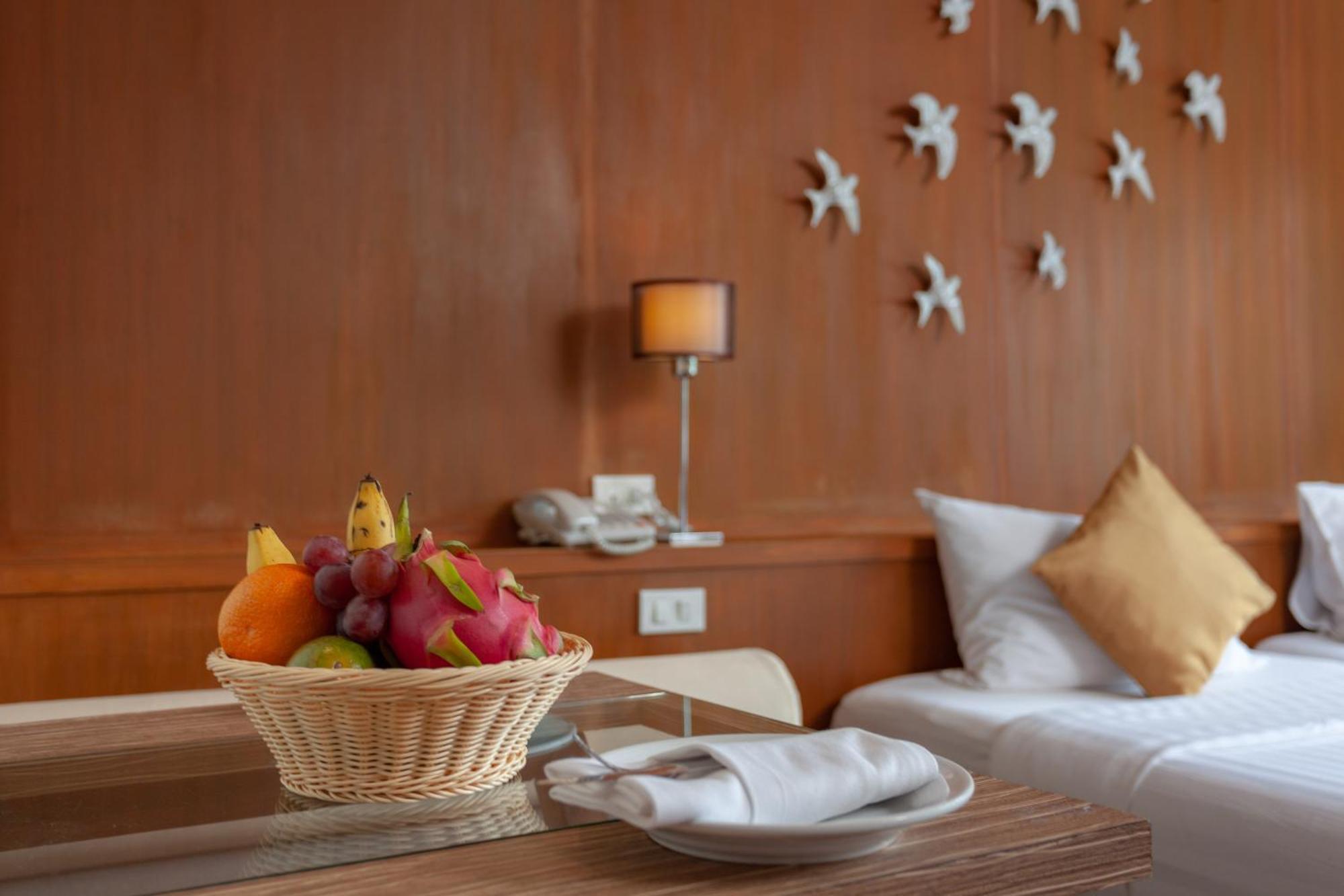 普吉岛-瓶庐海景度假酒店 Phuket Pl Seaview Resort Patong Dış mekan fotoğraf